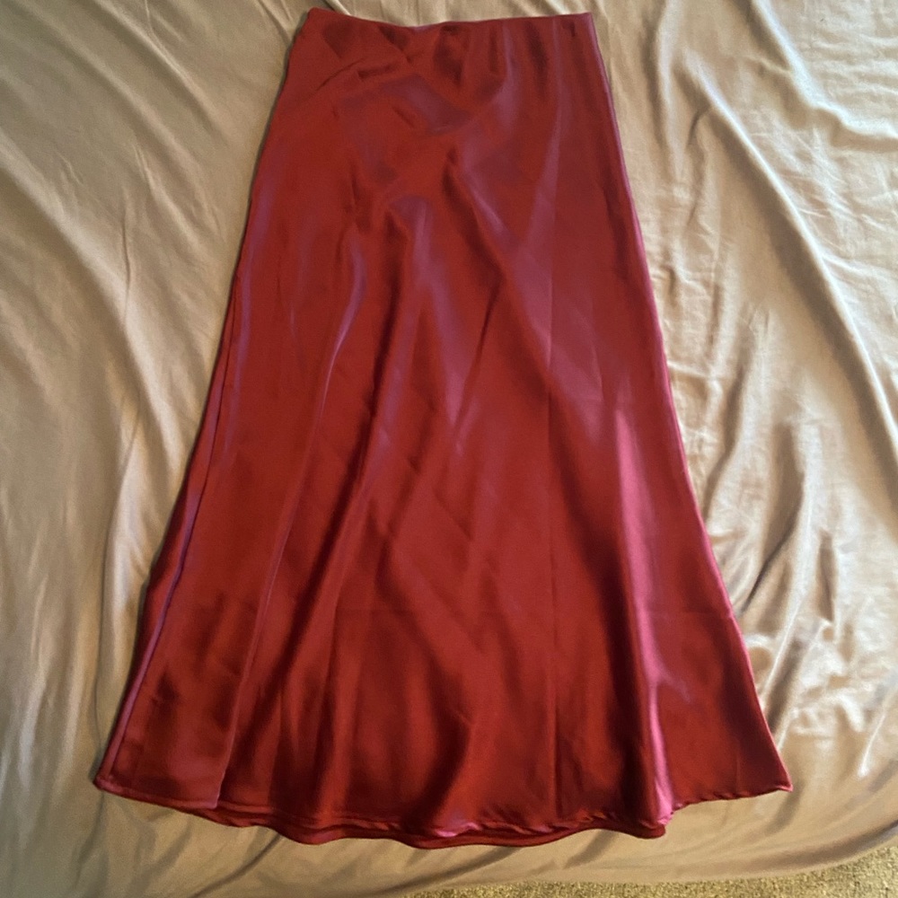Satin midi skirt. NWOT, never won. Size small.